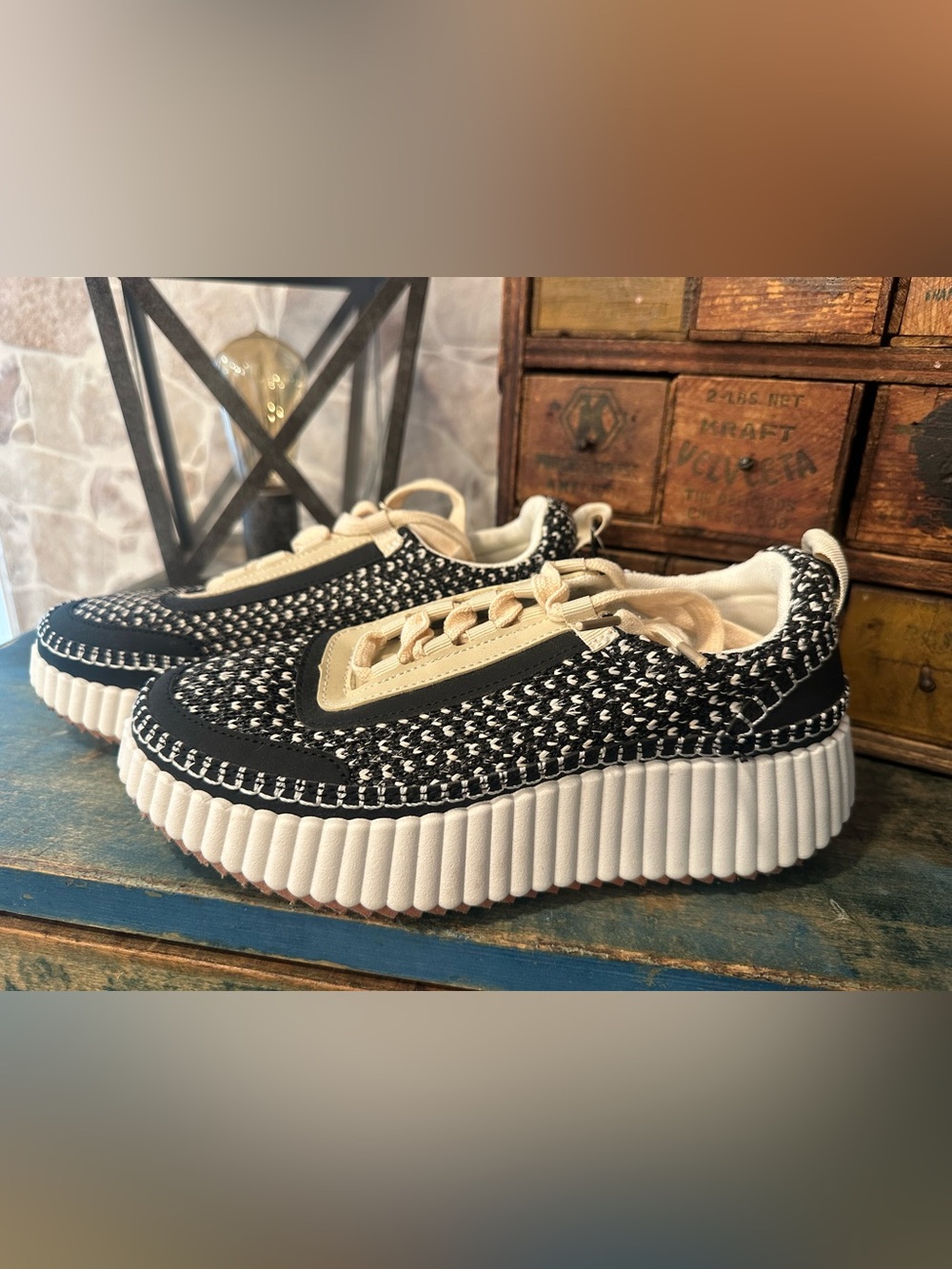 NWT Mudd Flori Black & White Woven Knit Platform Sneakers – Women's Size 7